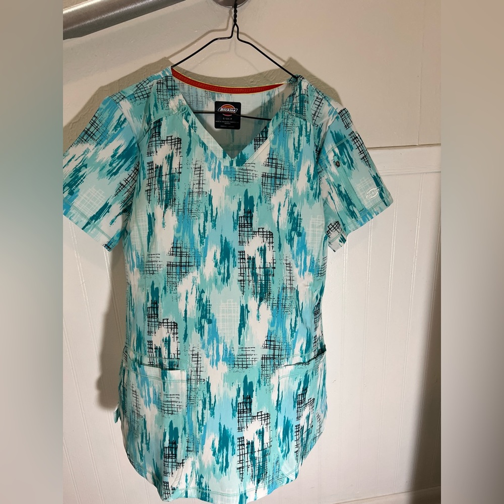 Women’s Dickies Small Scrub Top